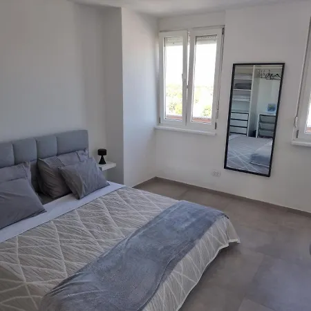 Bay View Apartman *